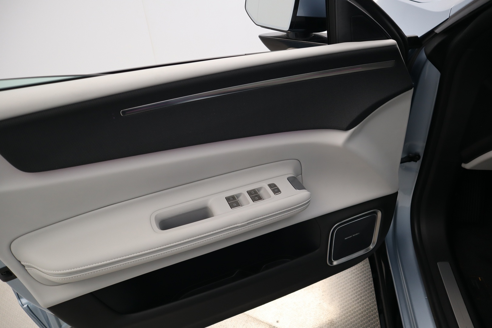 POLESTAR 4 17