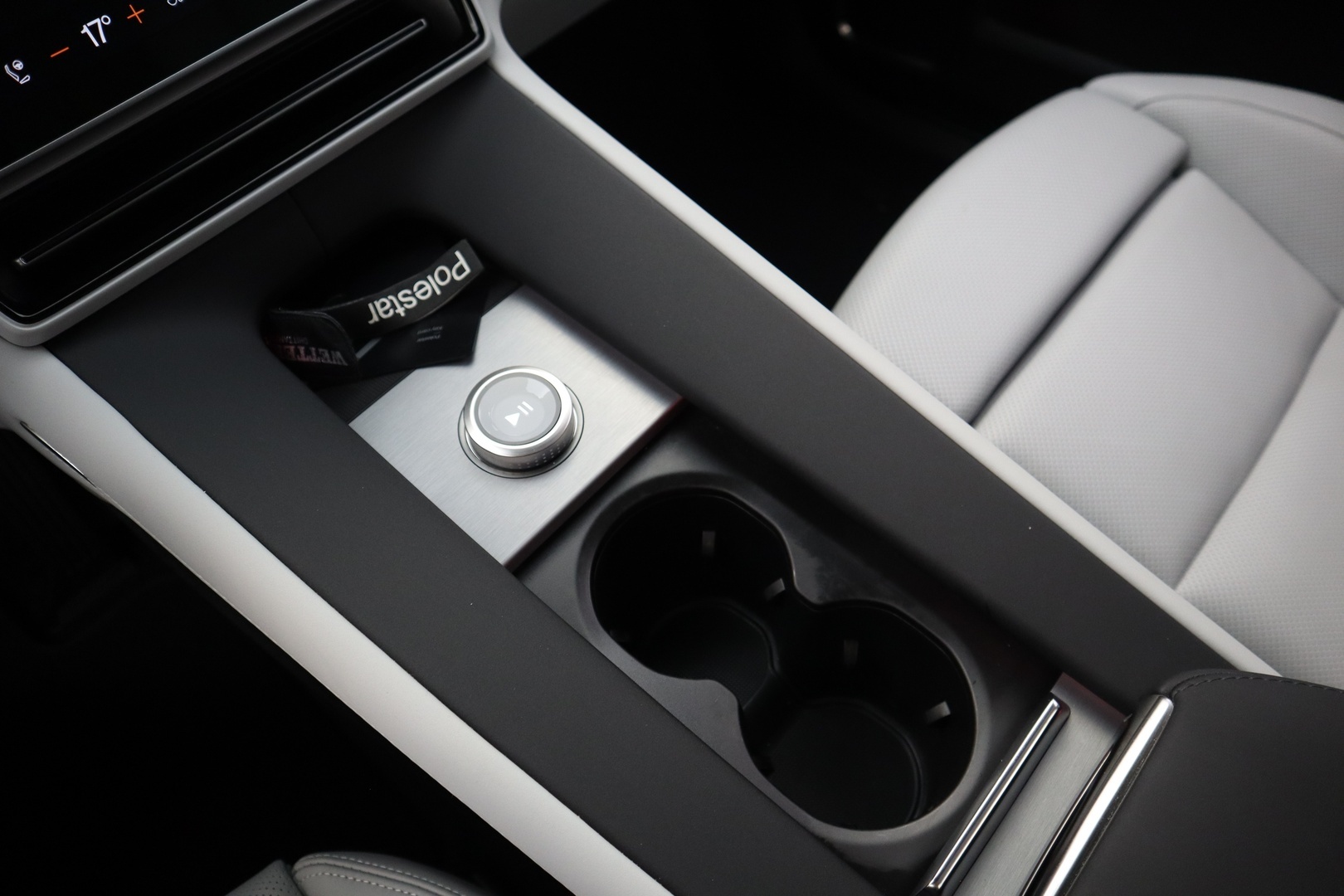 POLESTAR 4 33