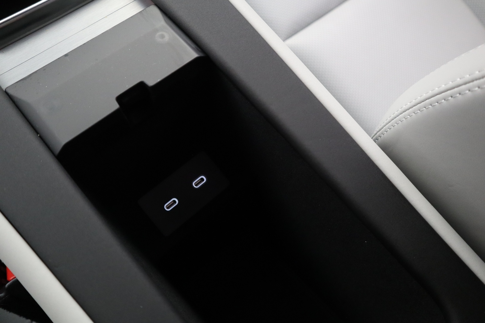 POLESTAR 4 34
