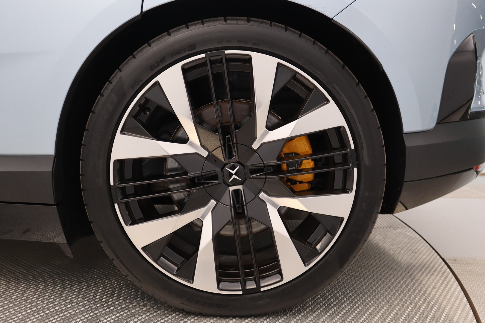 POLESTAR 4 35