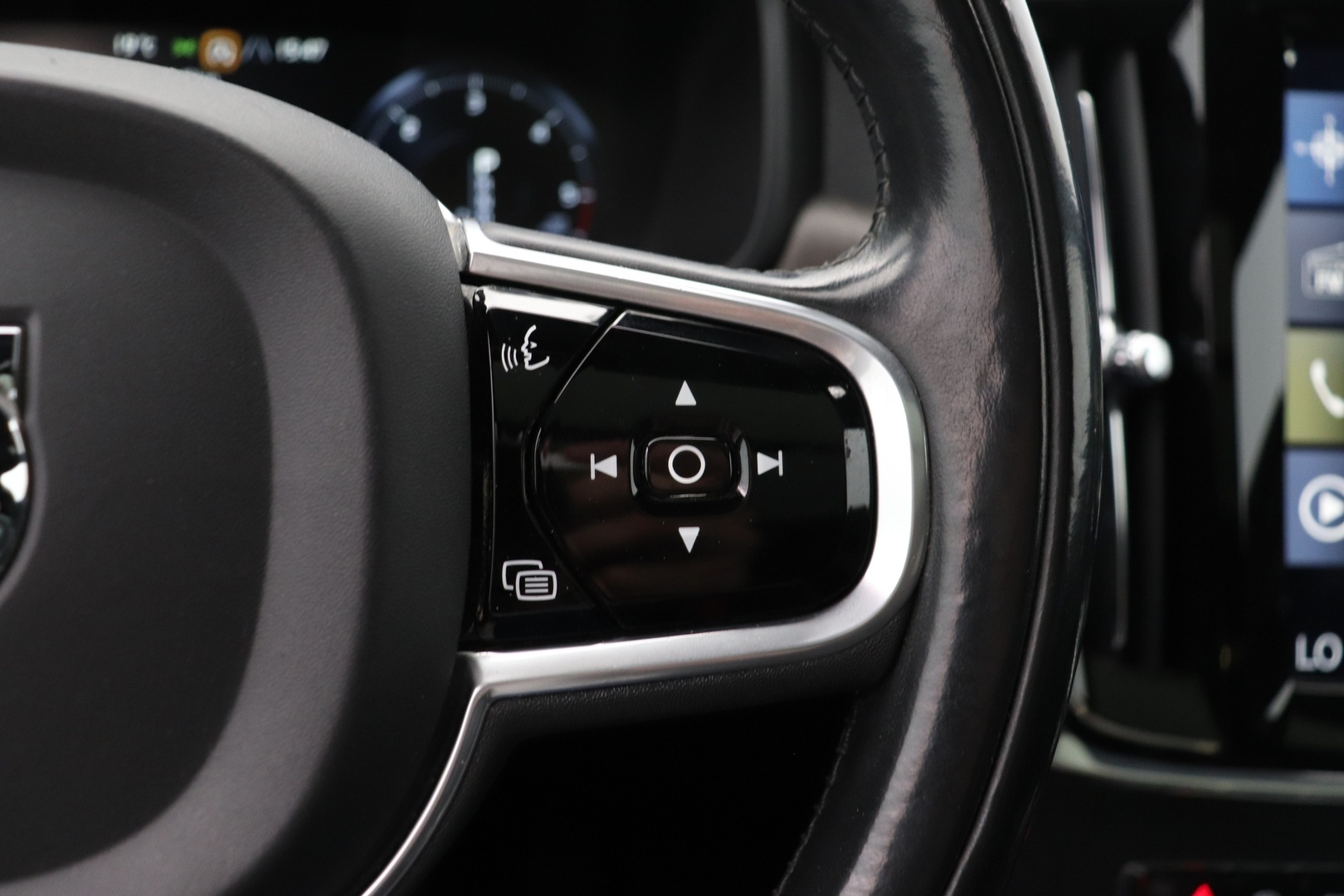VOLVO V90 Cross Country 2018