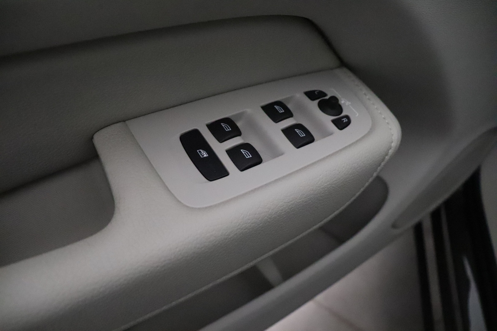 VOLVO XC60 22