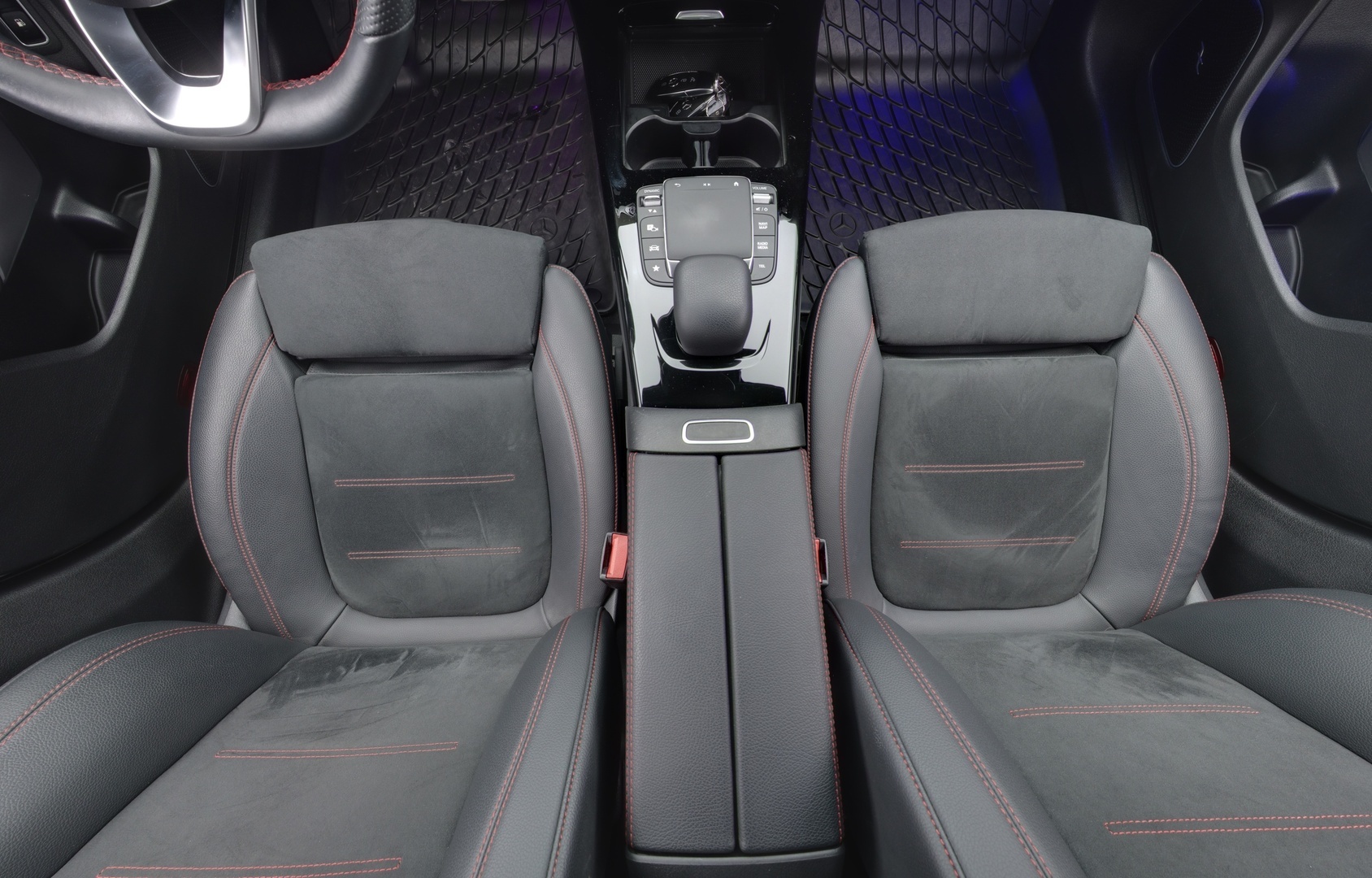 MERCEDES-BENZ CLA 2022