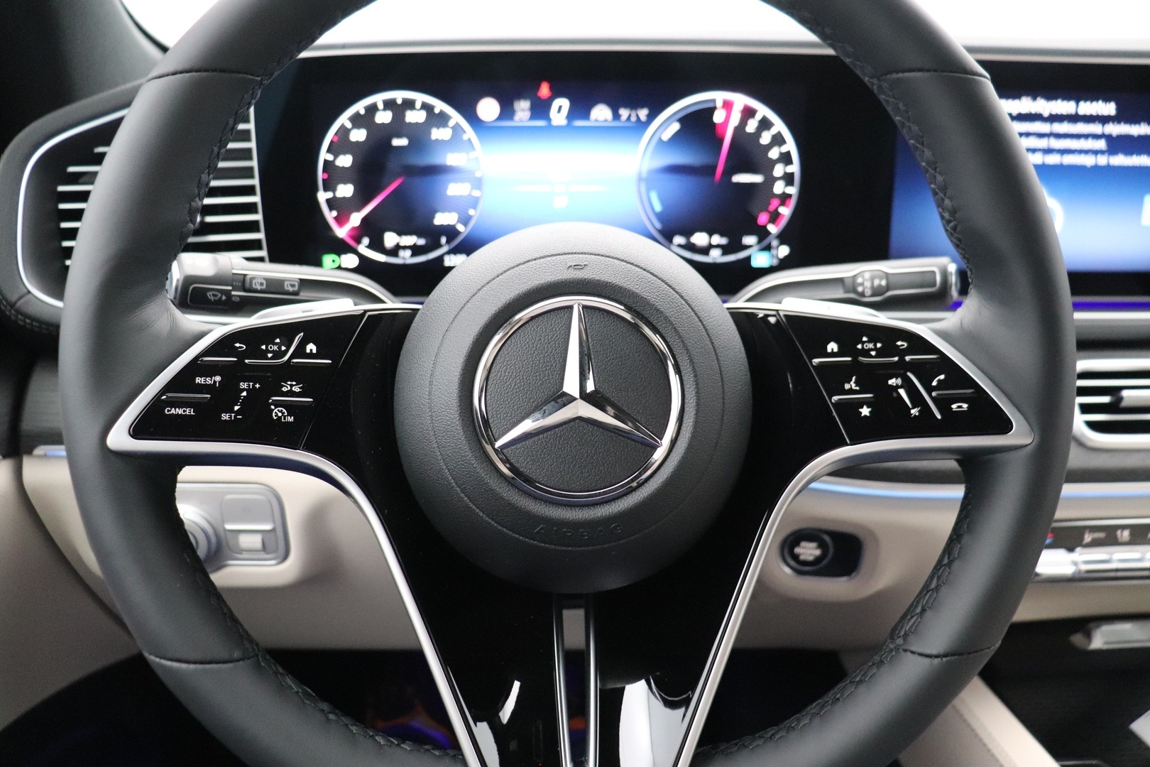 MERCEDES-BENZ GLE 2026