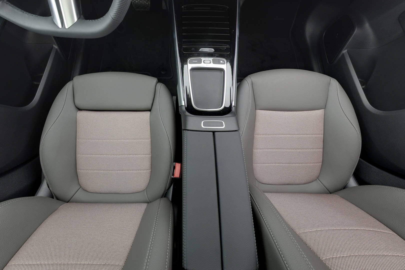MERCEDES-BENZ EQB 2025