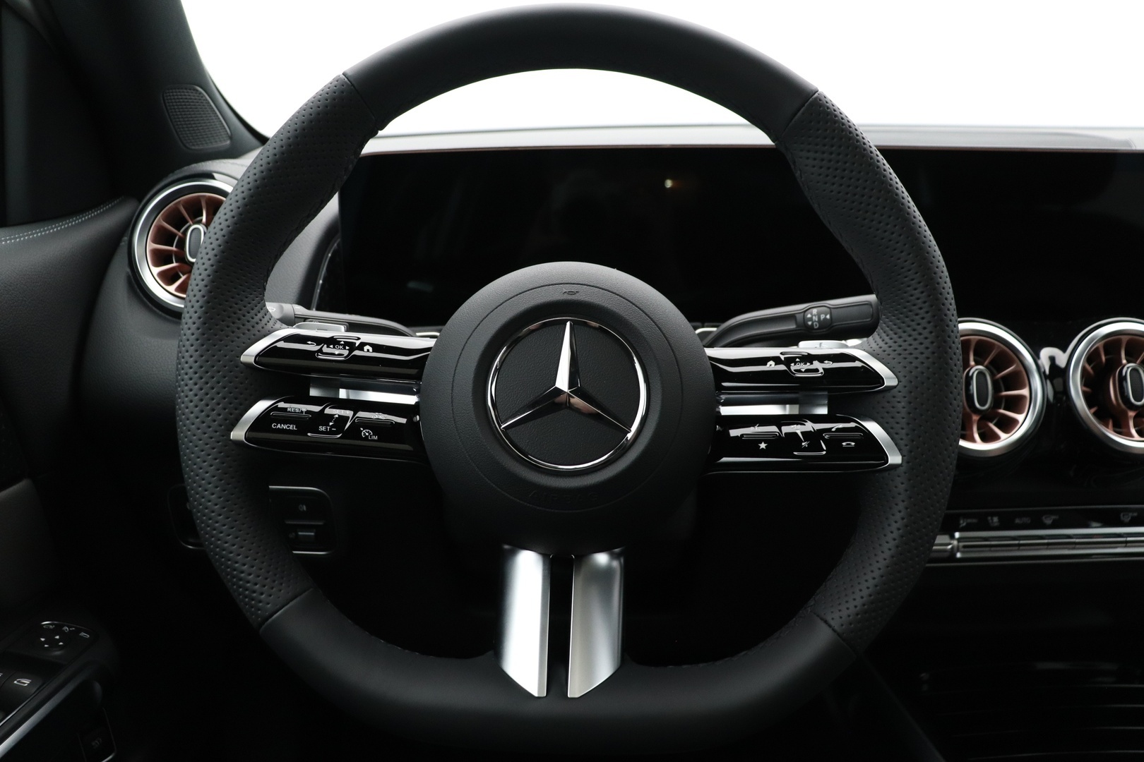 MERCEDES-BENZ EQB 2025