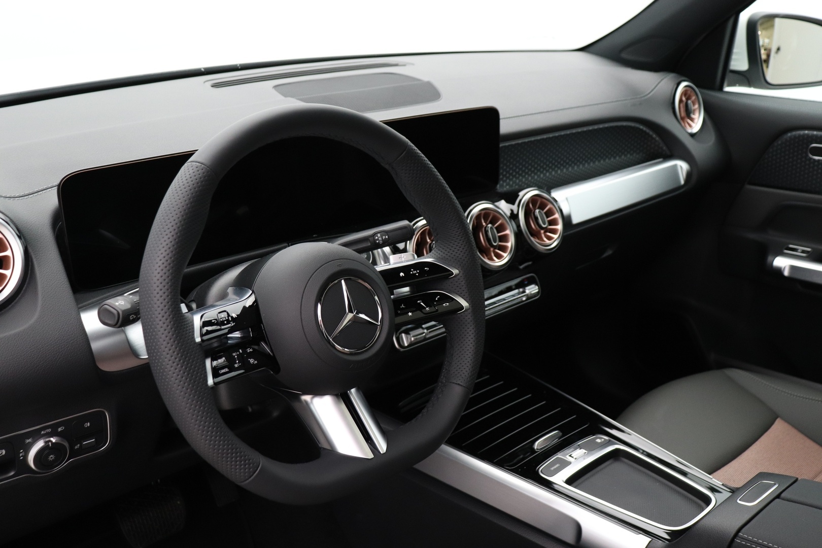 MERCEDES-BENZ EQB 2025