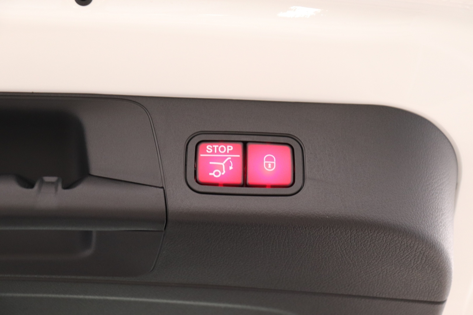 MERCEDES-BENZ EQB 2025