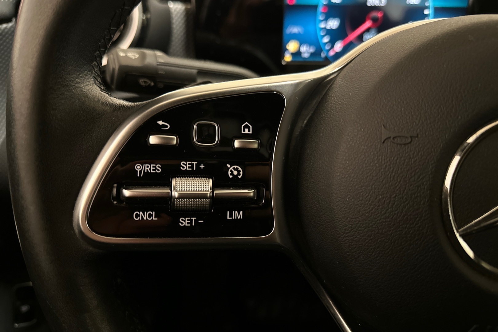 MERCEDES-BENZ CLA 2019