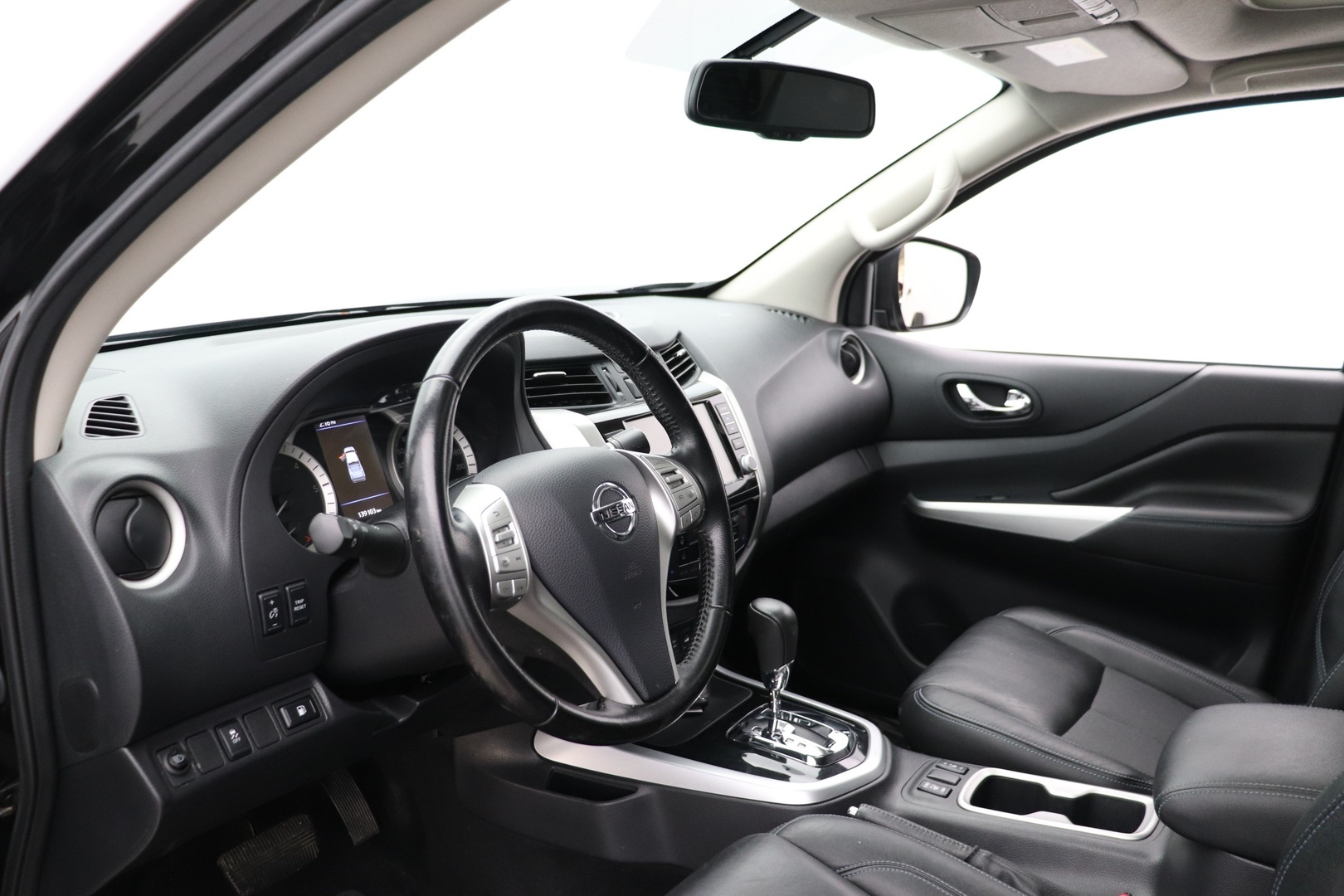 NISSAN Navara 2022