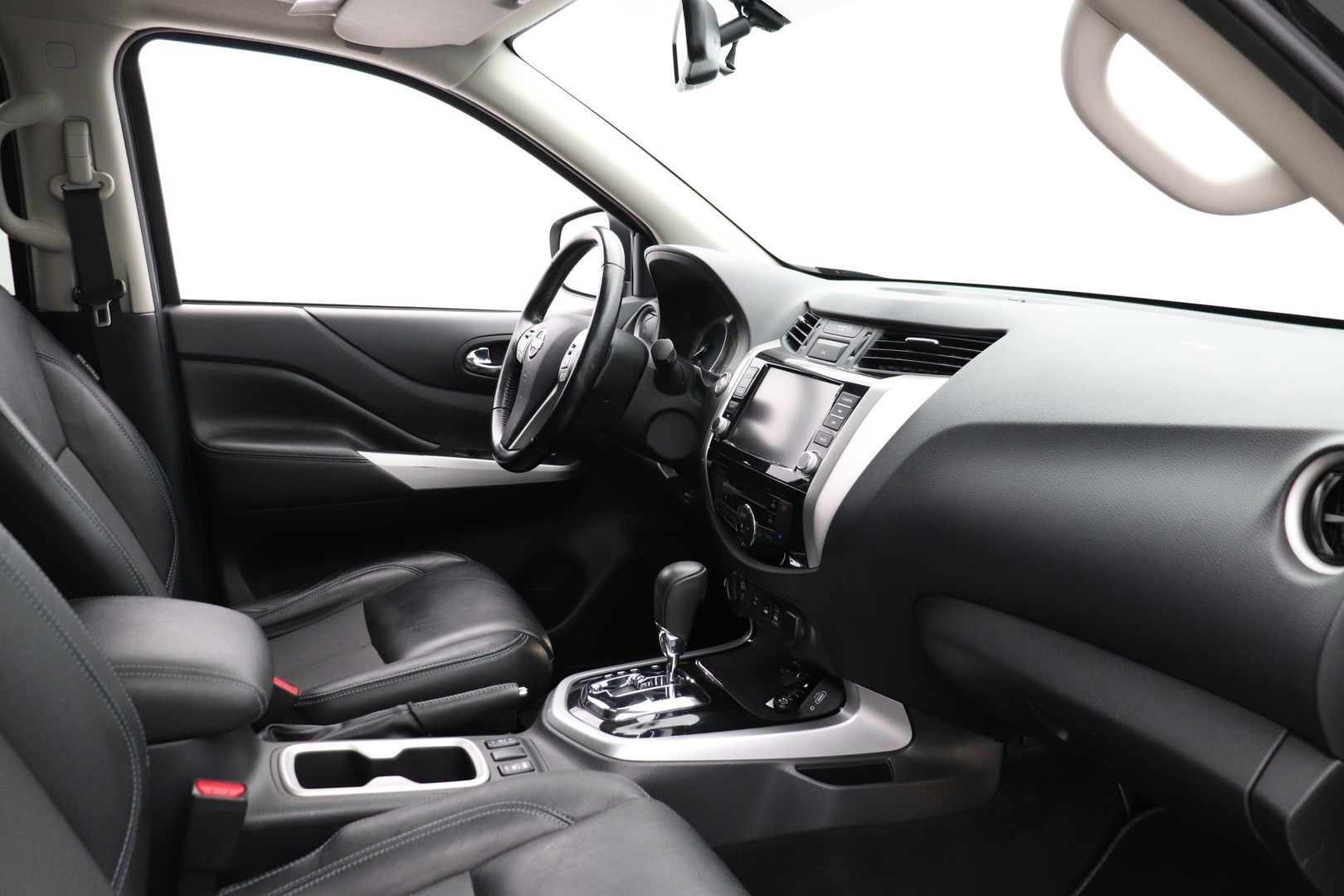 NISSAN Navara 2022