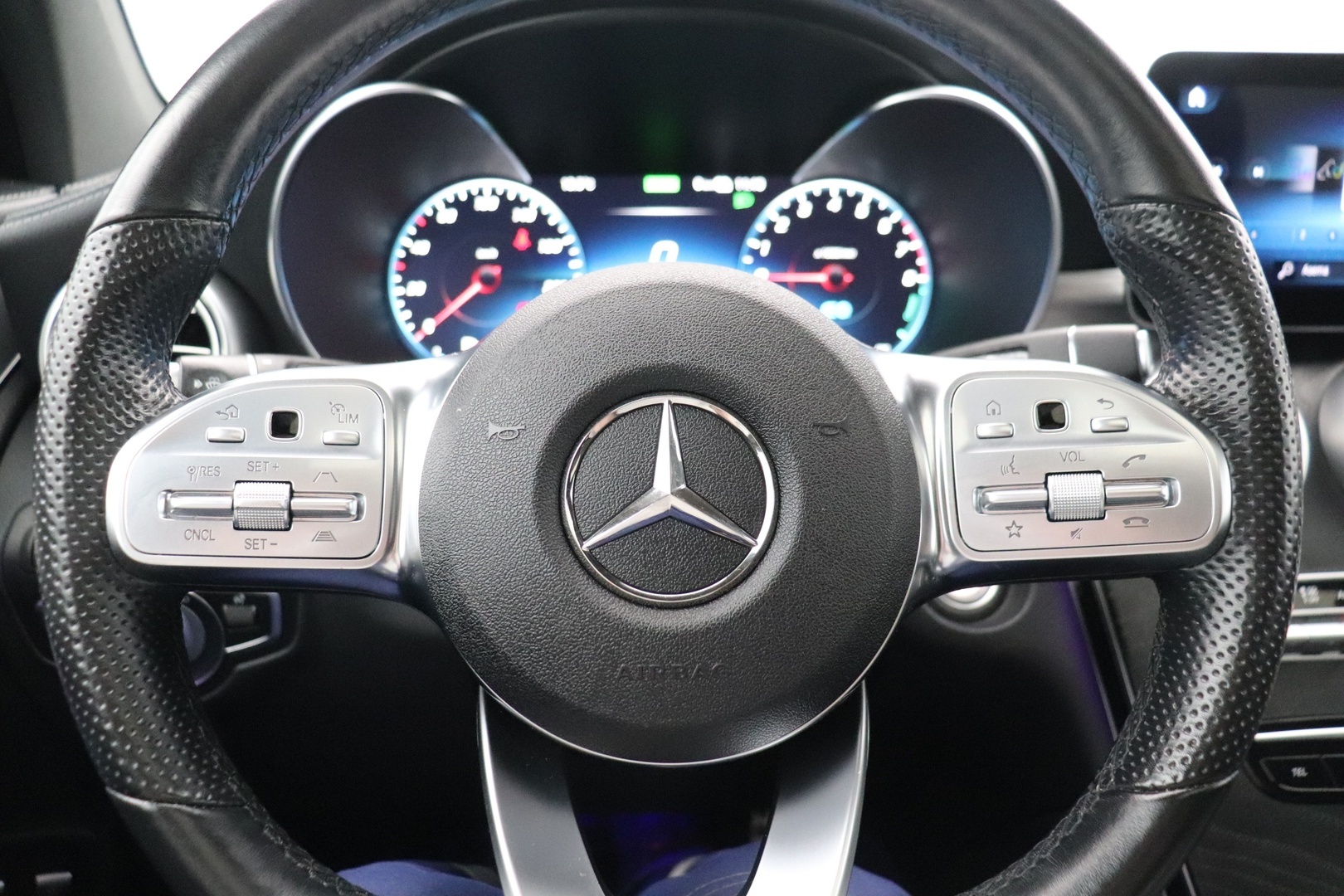 MERCEDES-BENZ GLC 2021