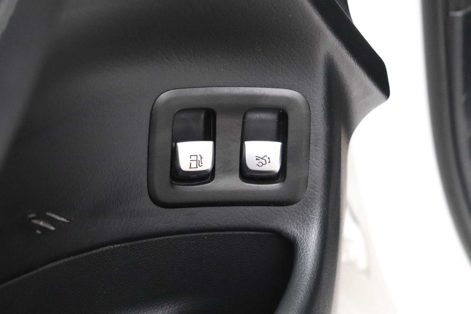 MERCEDES-BENZ GLC 2021