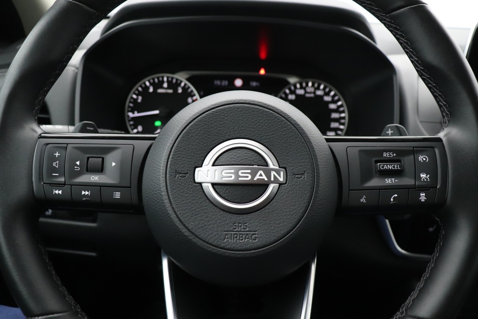 NISSAN Qashqai 2024