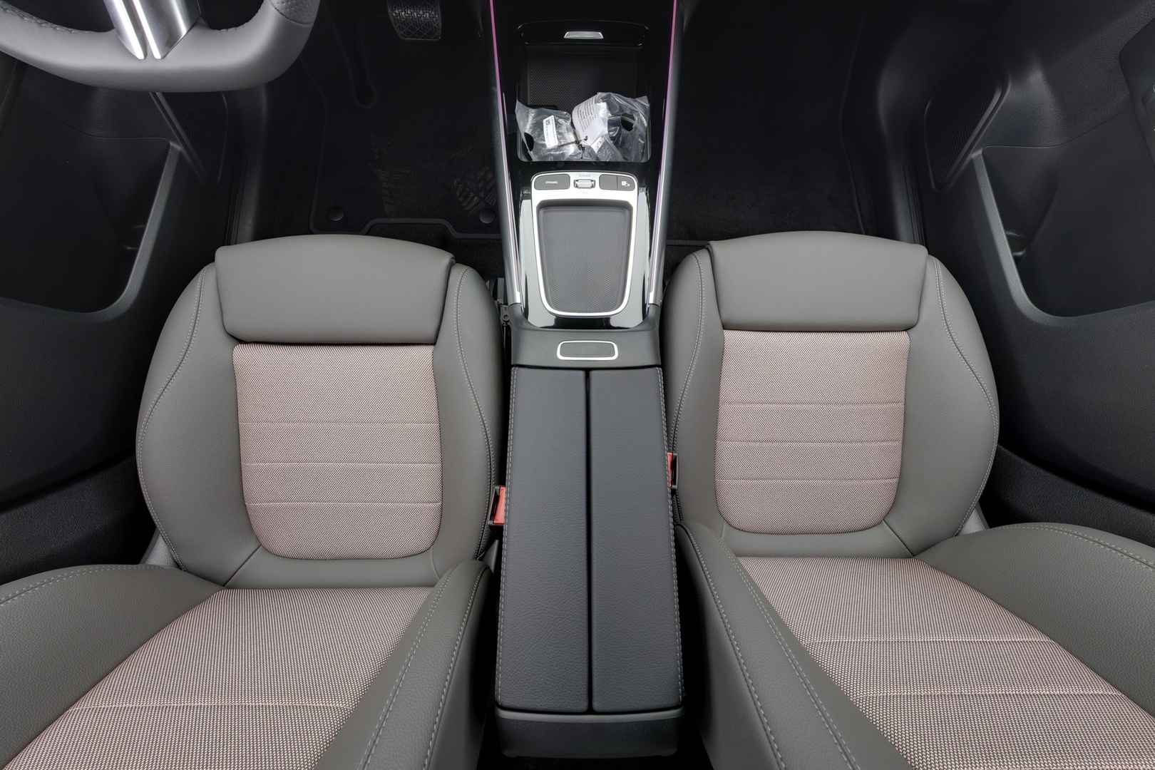 MERCEDES-BENZ EQA 2025
