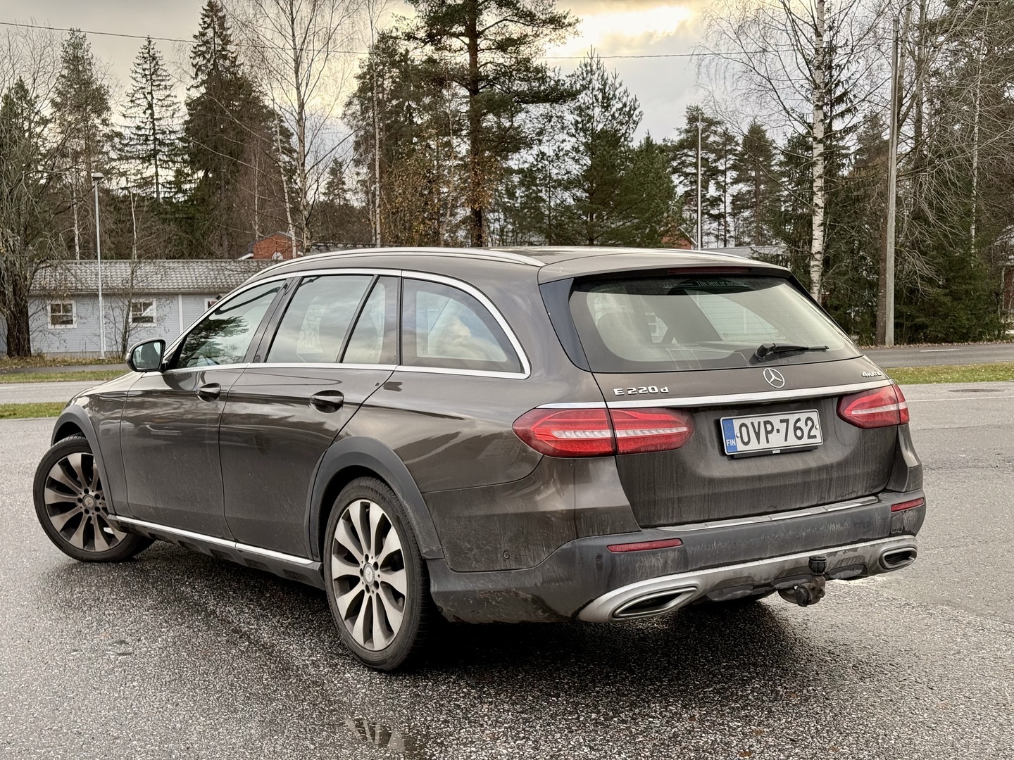 MERCEDES-BENZ E 2017