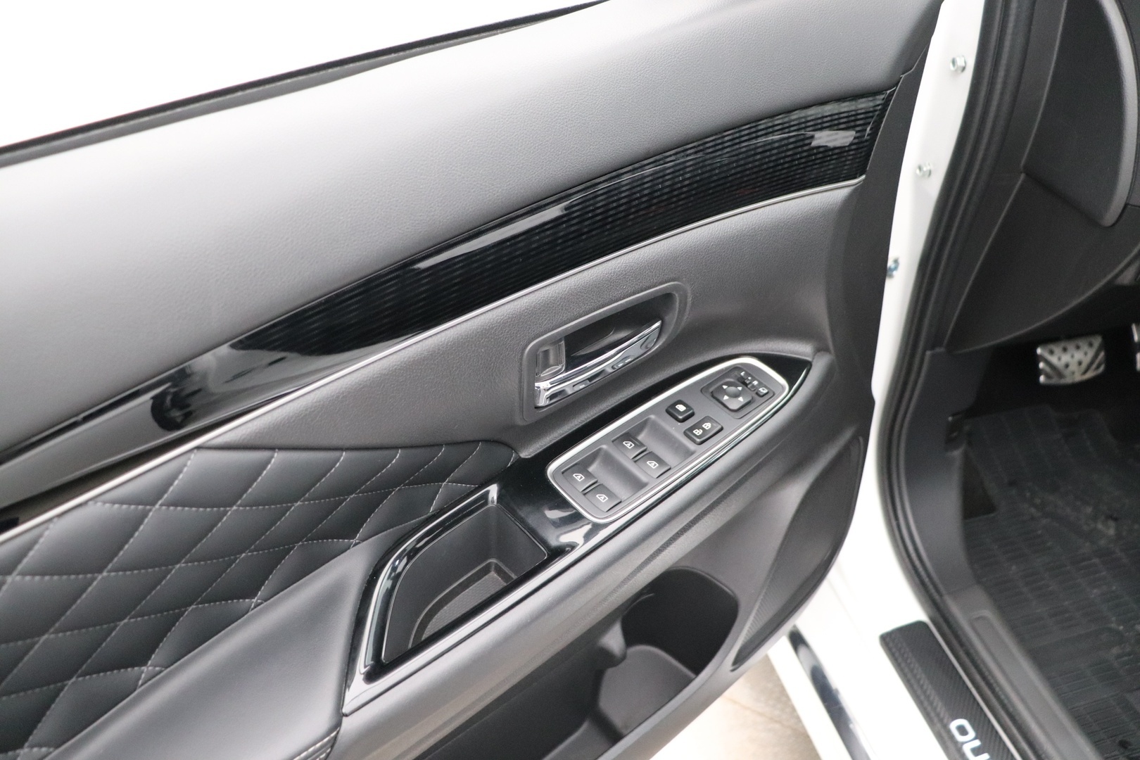 MITSUBISHI Outlander PHEV 2021