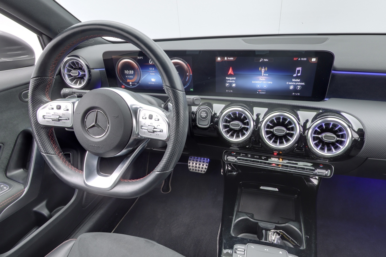 MERCEDES-BENZ A 2022
