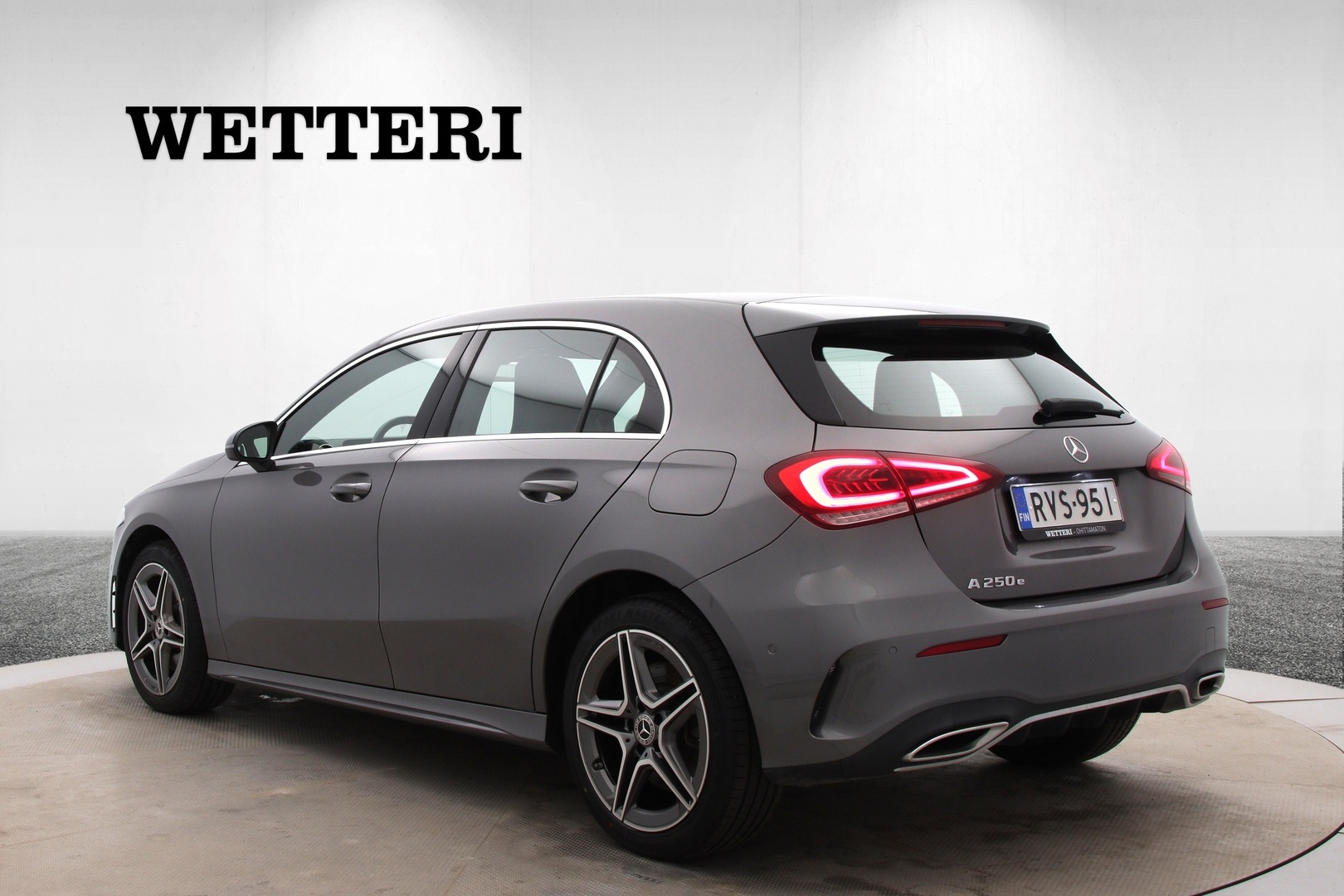 MERCEDES-BENZ A 2022
