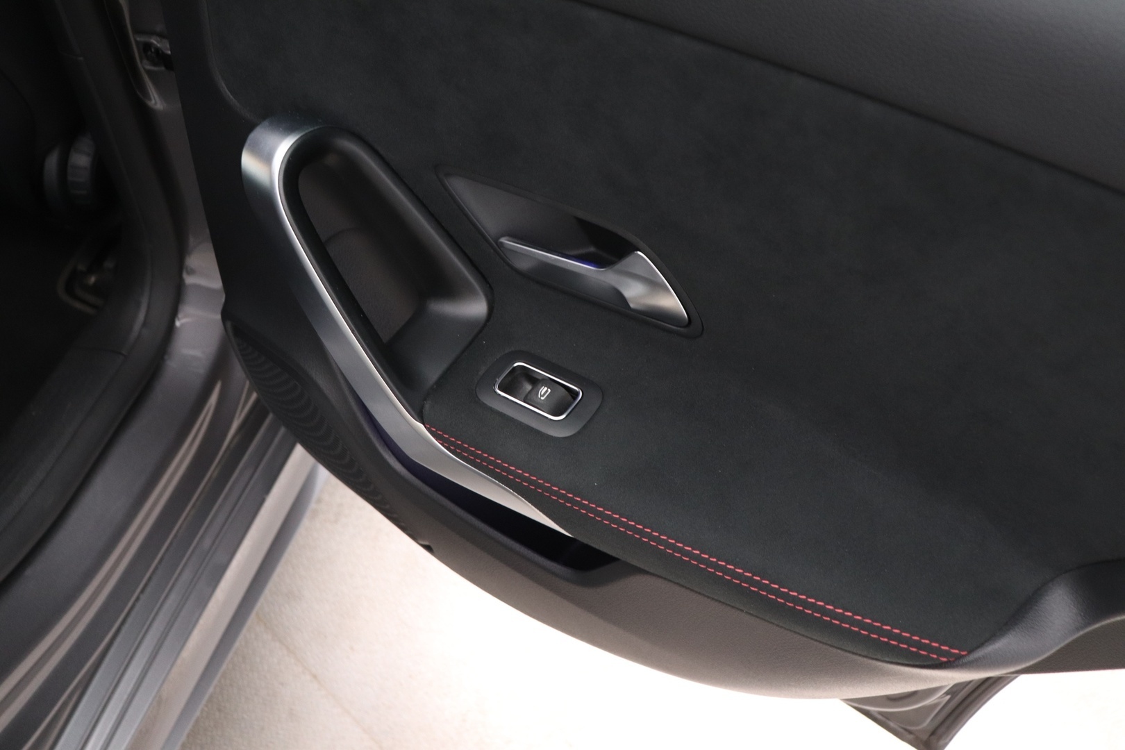 MERCEDES-BENZ A 2022