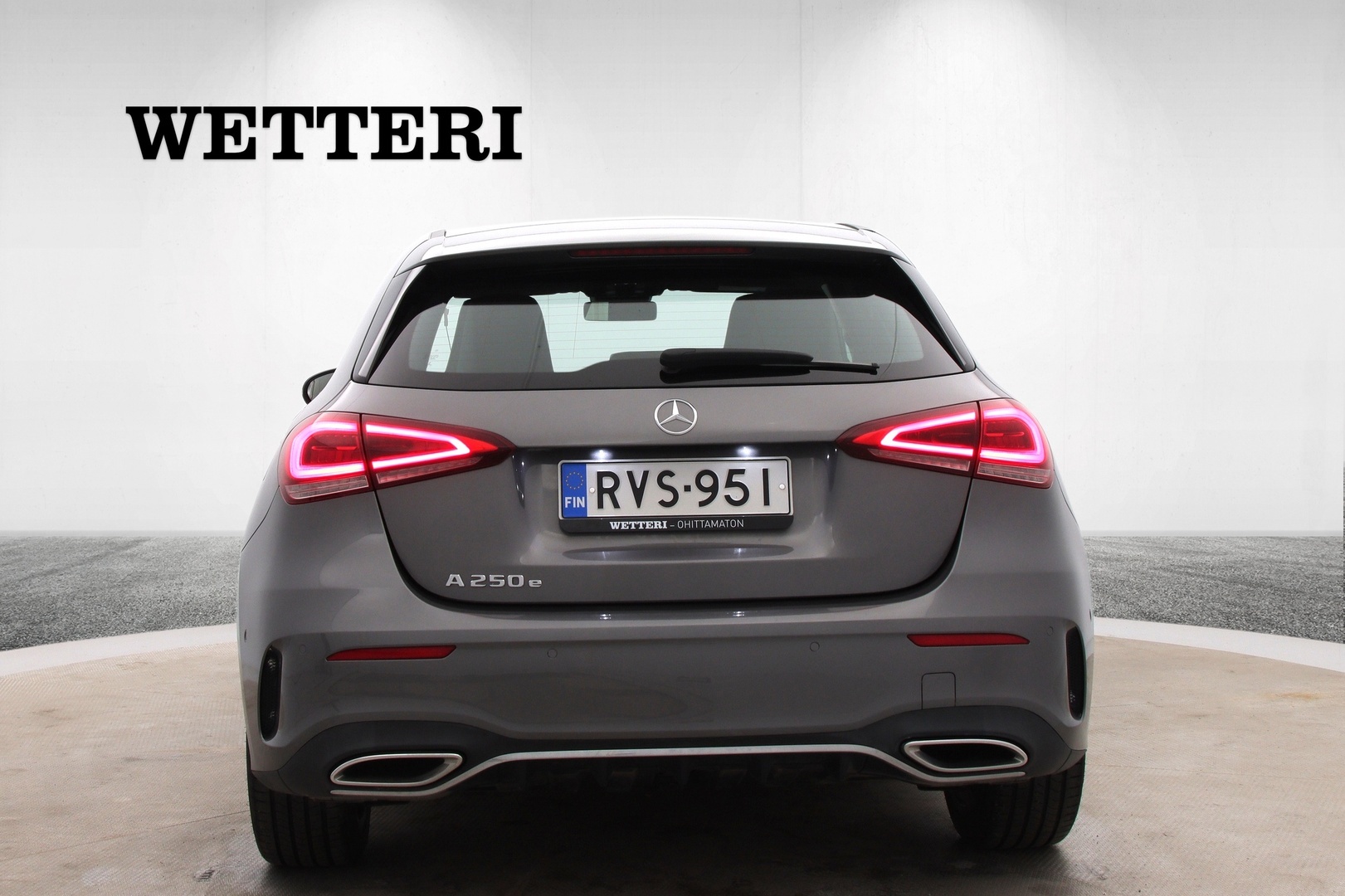 MERCEDES-BENZ A 2022