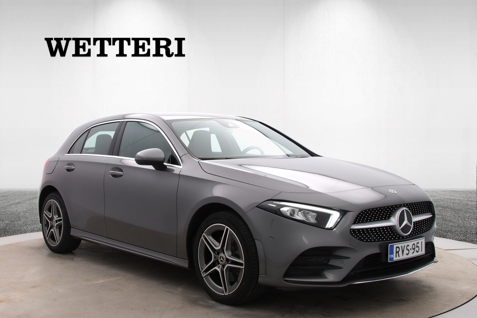 MERCEDES-BENZ A 2022