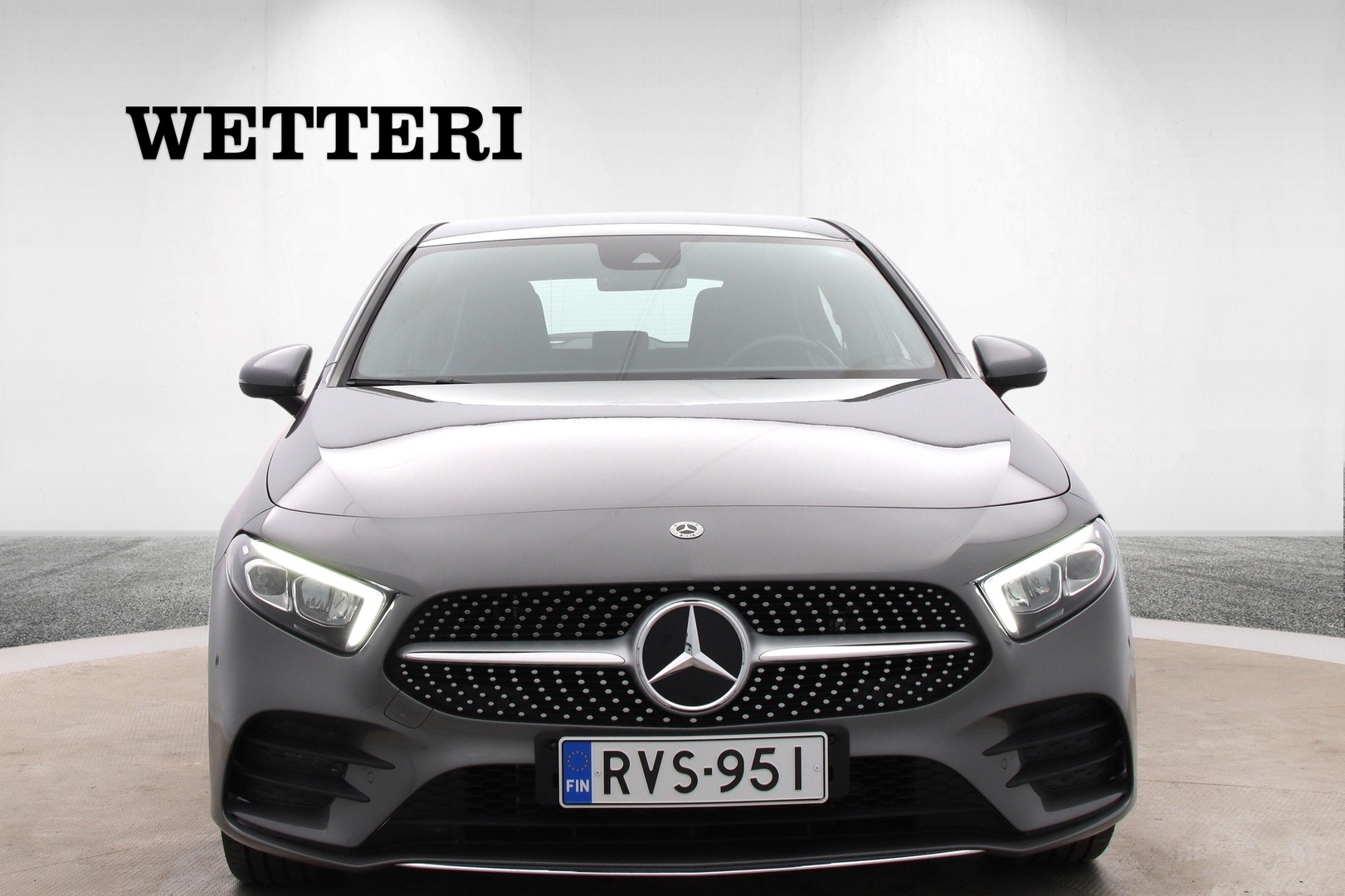 MERCEDES-BENZ A 2022
