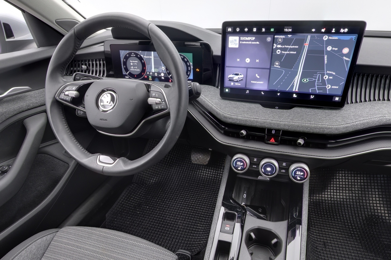 SKODA Superb 2025