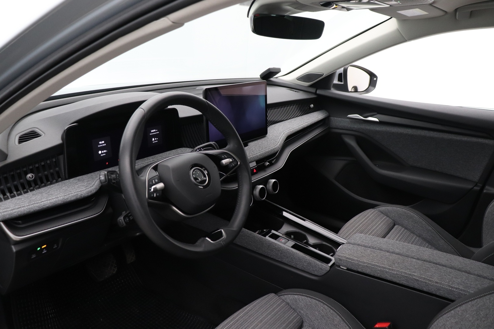 SKODA Superb 2025