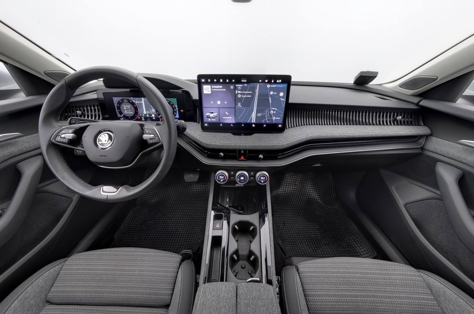 SKODA Superb 2025