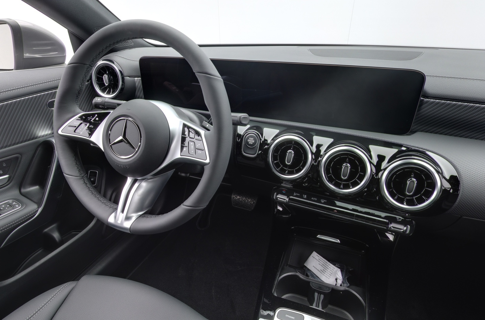 MERCEDES-BENZ CLA 2025