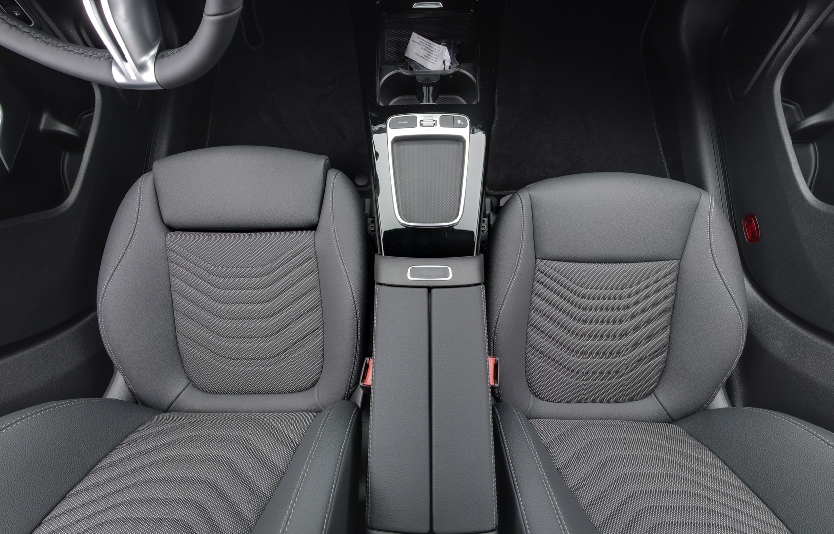 MERCEDES-BENZ CLA 2025