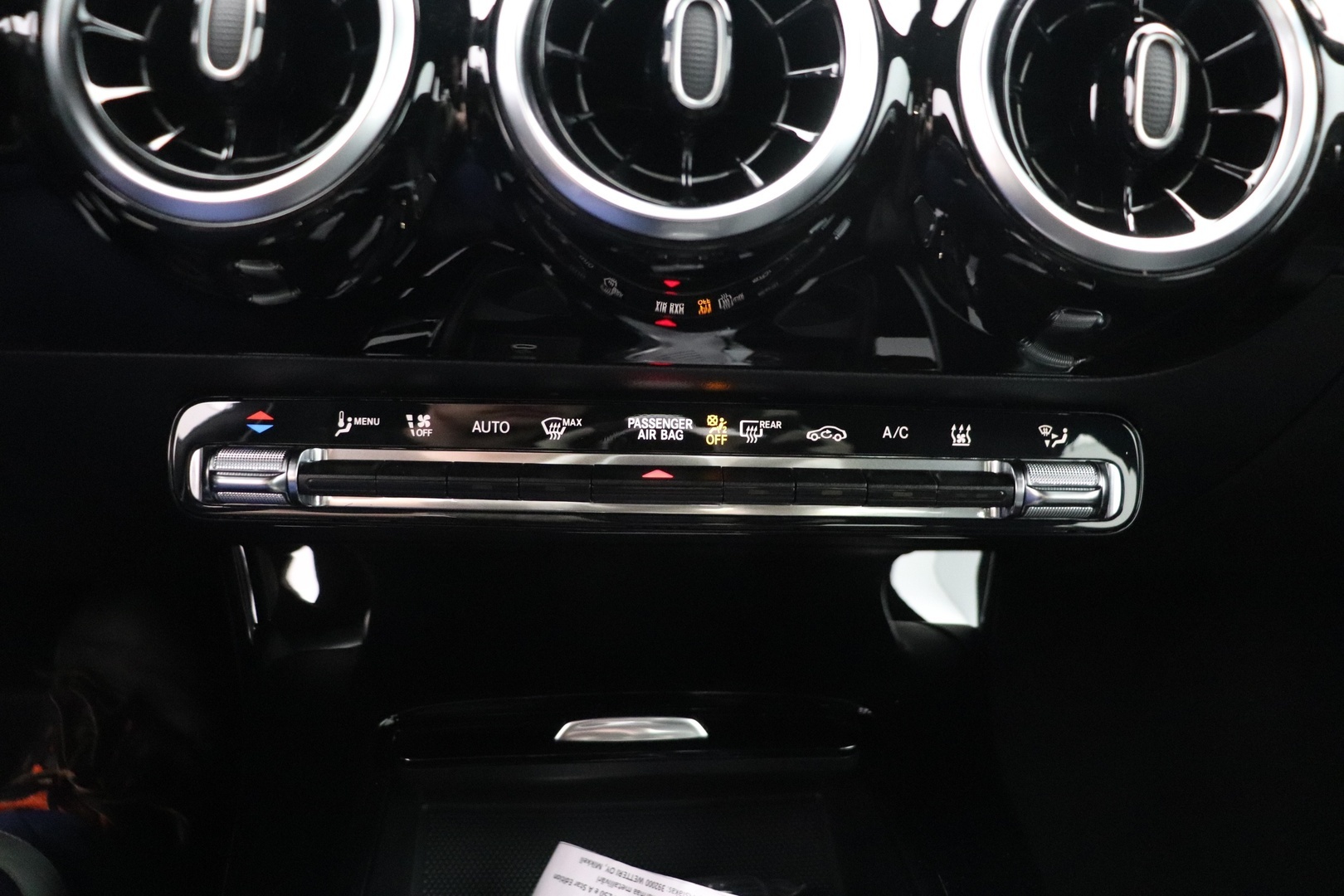 MERCEDES-BENZ CLA 2025