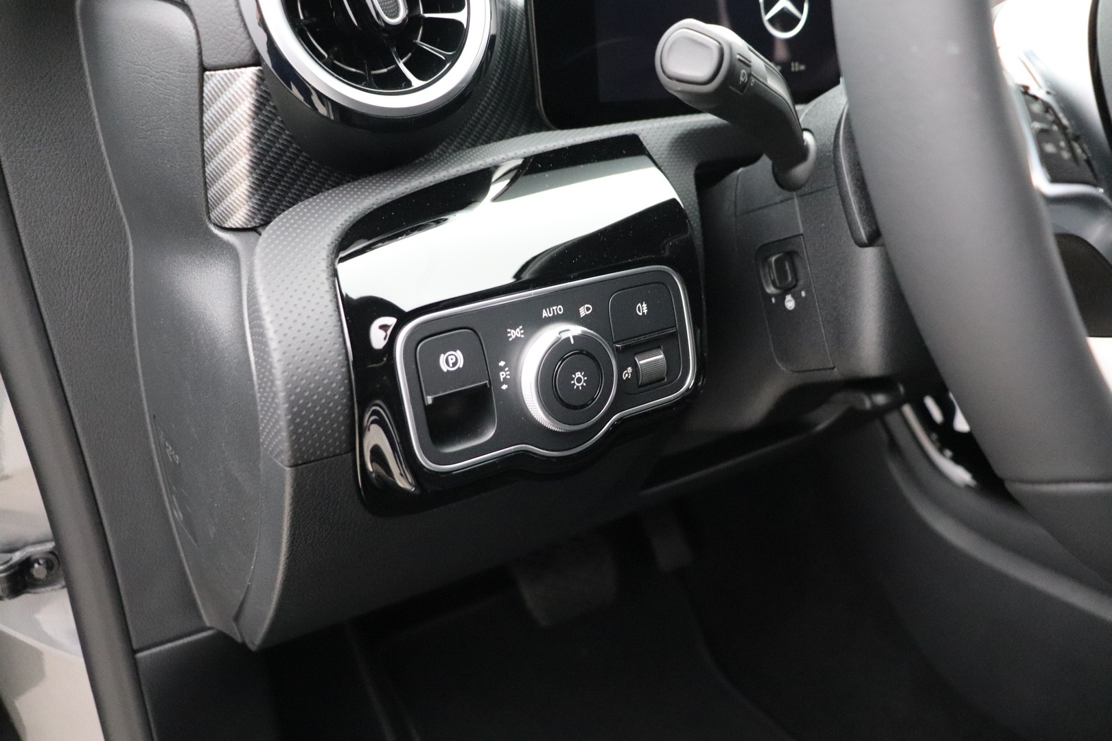 MERCEDES-BENZ CLA 2025