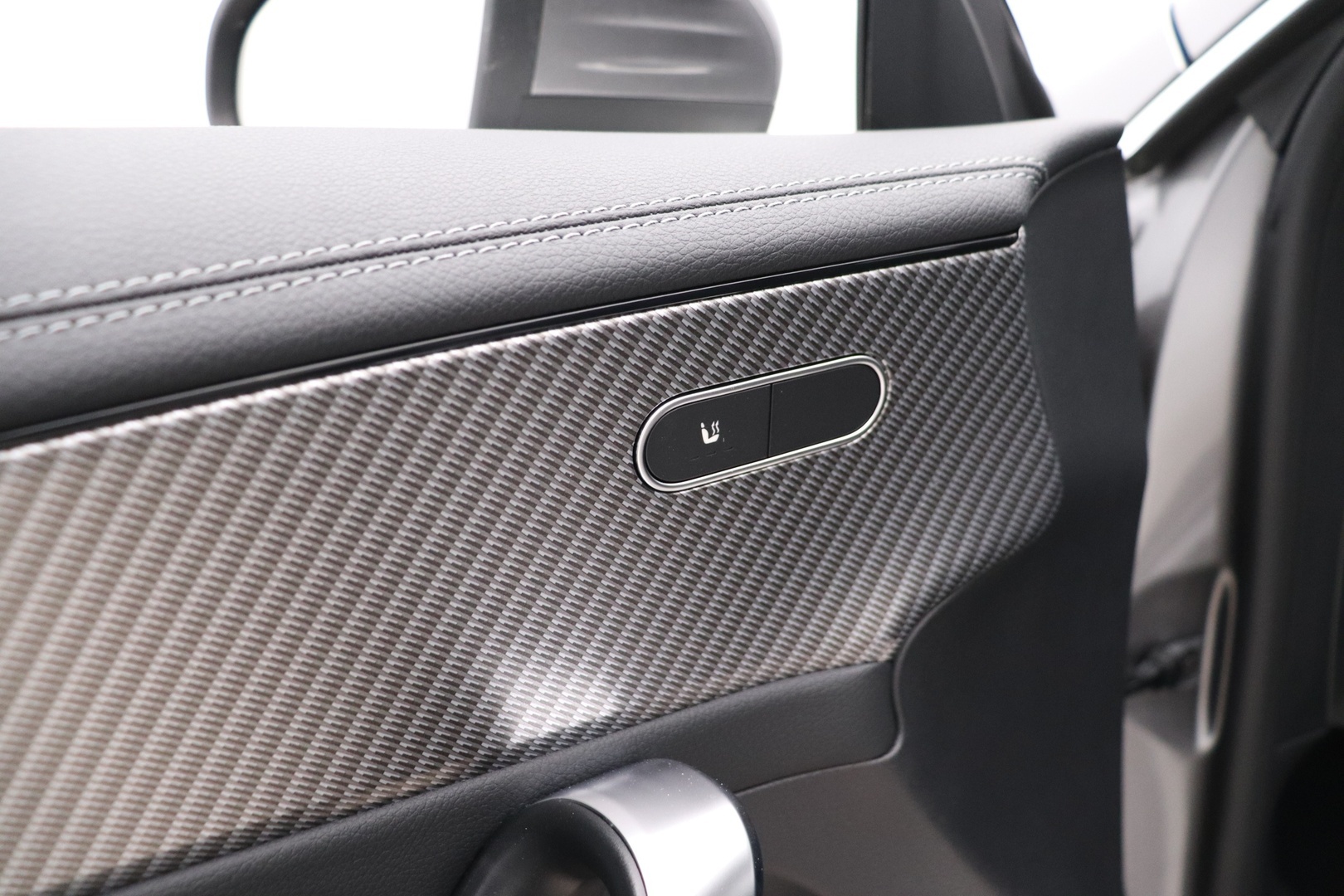 MERCEDES-BENZ CLA 2025