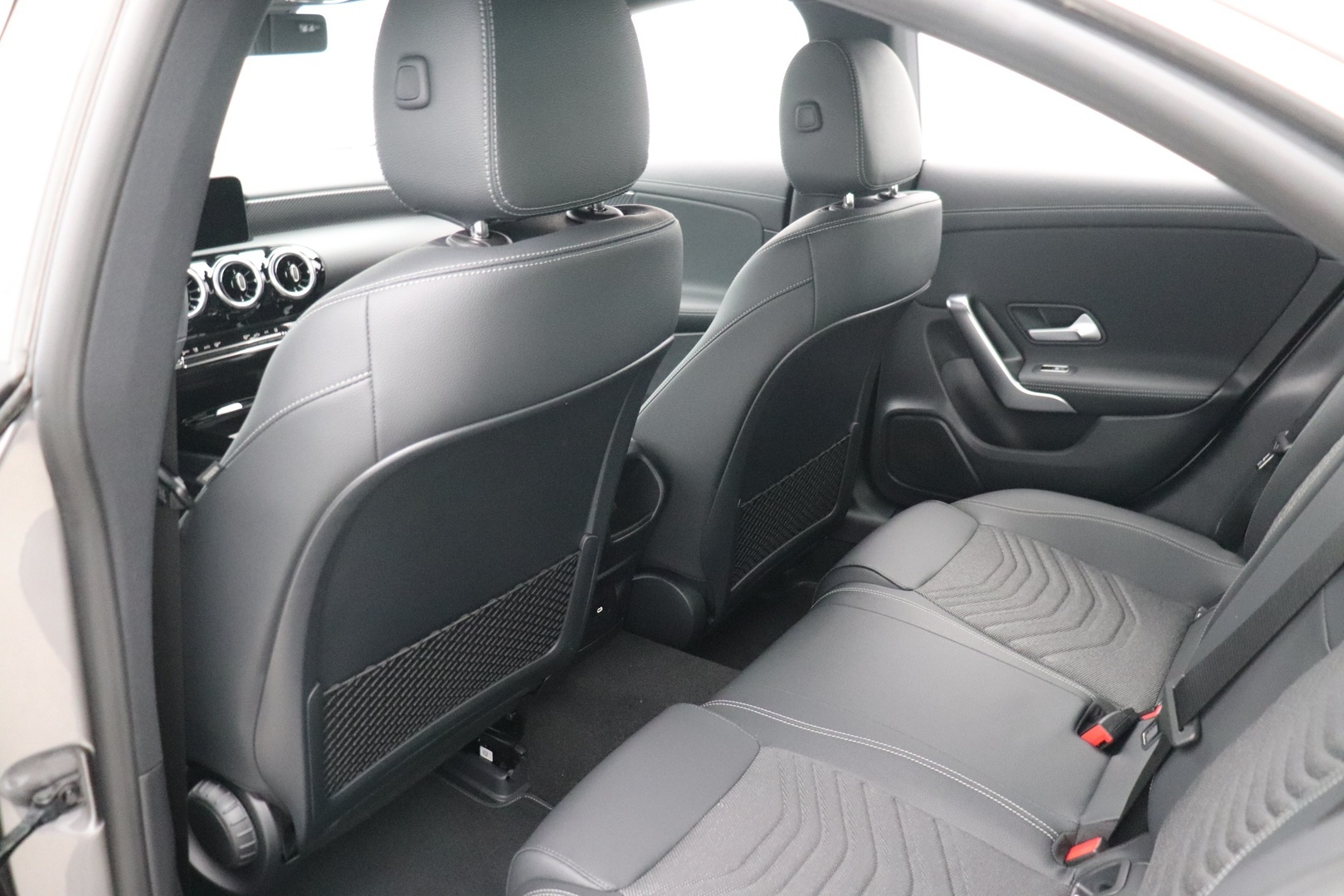 MERCEDES-BENZ CLA 2025