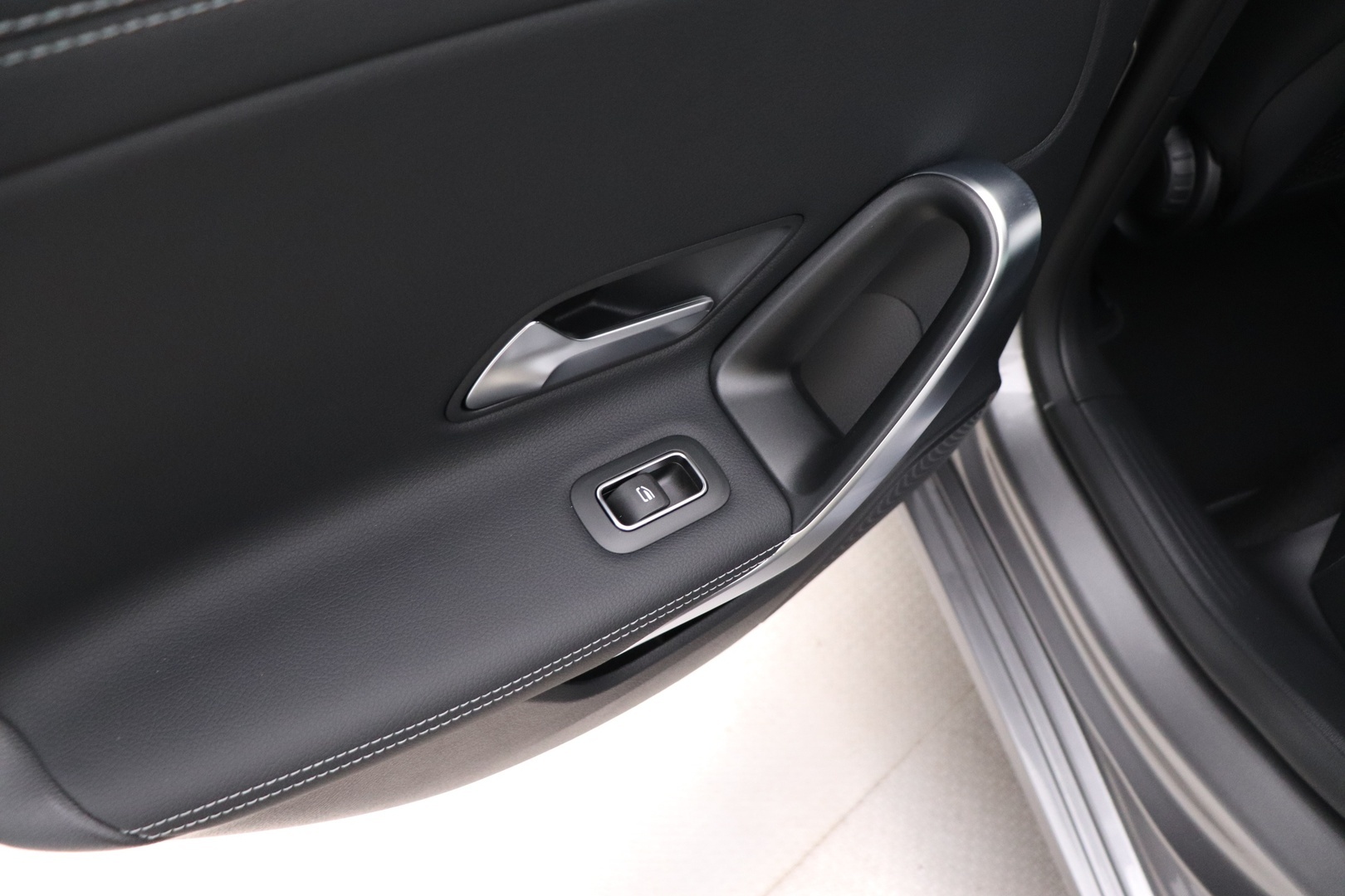 MERCEDES-BENZ CLA 2025