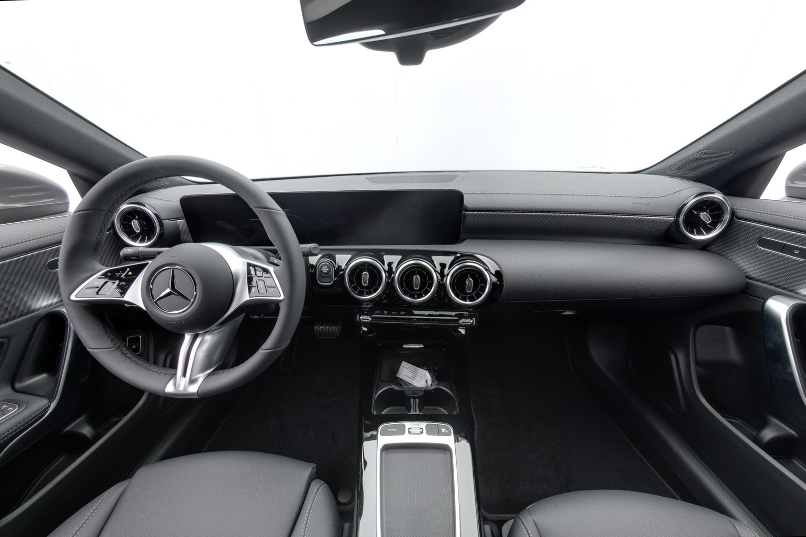 MERCEDES-BENZ CLA 2025