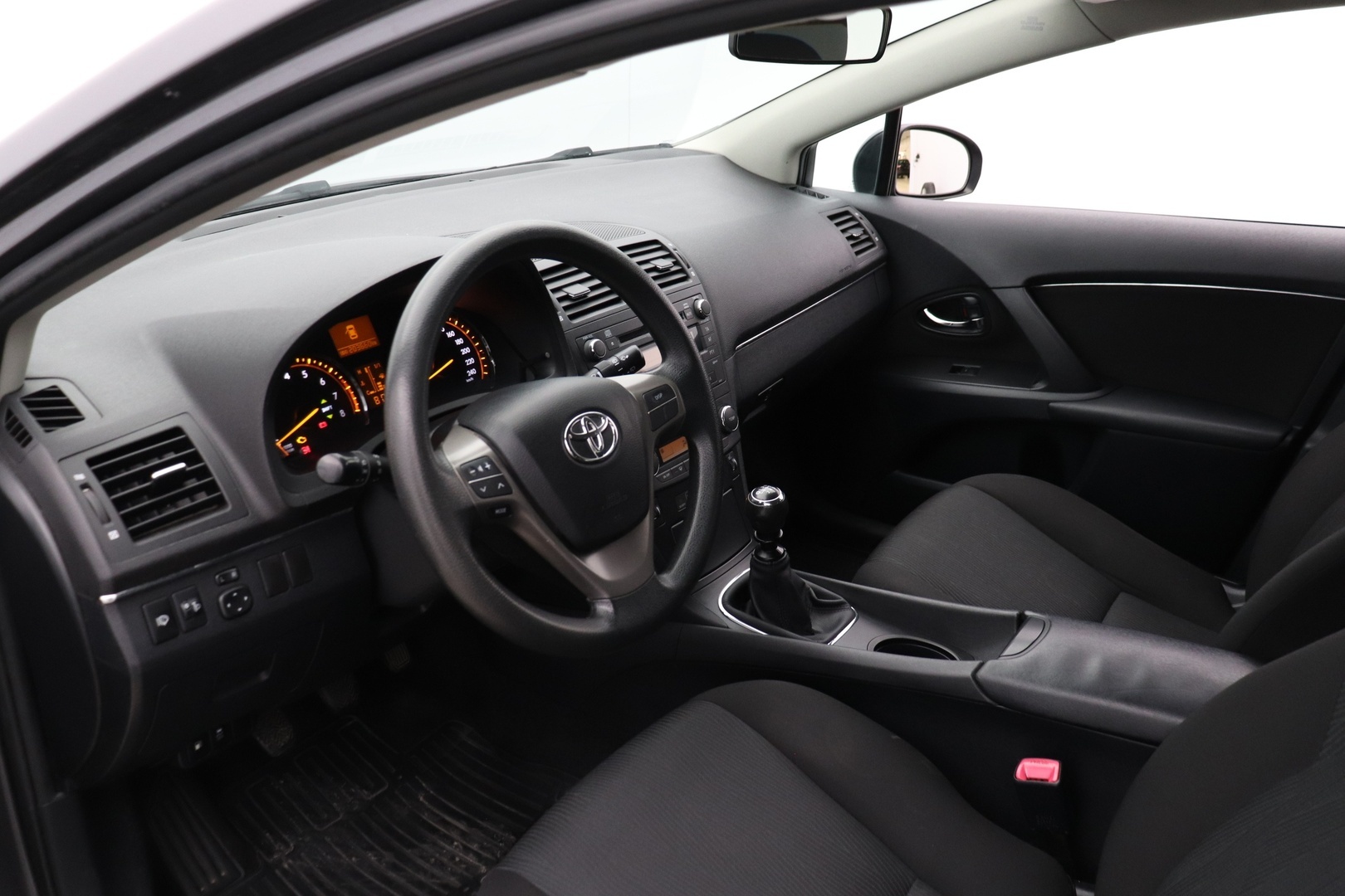 TOYOTA Avensis 2009