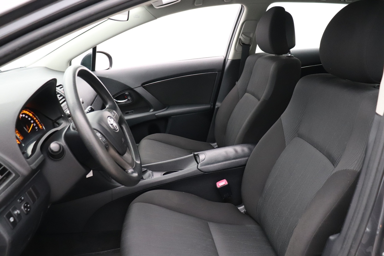 TOYOTA Avensis 2009
