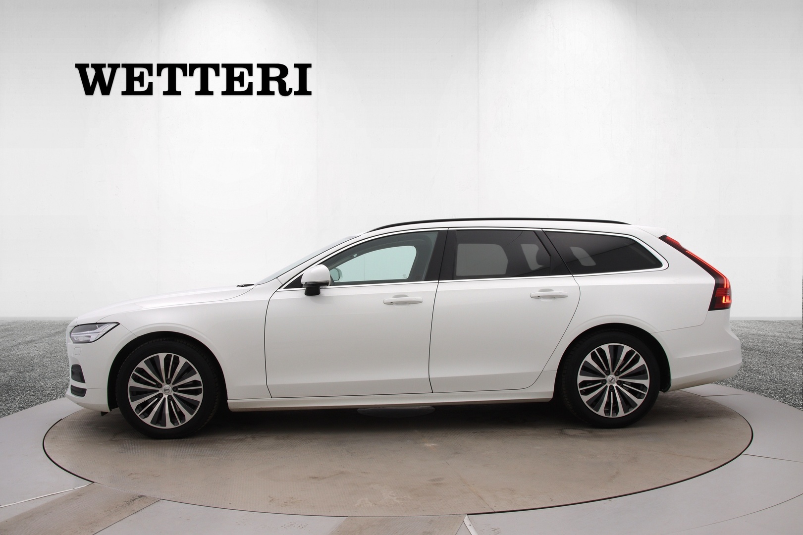 VOLVO V90 2021