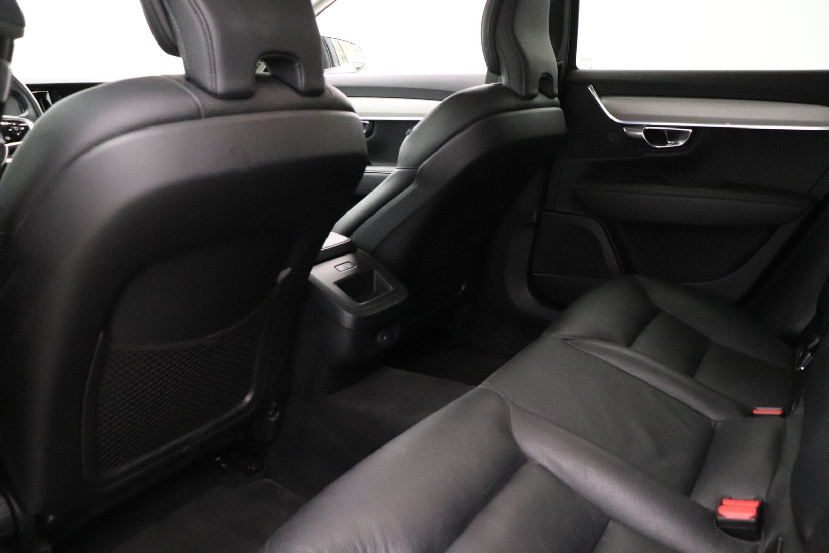 VOLVO V90 2021