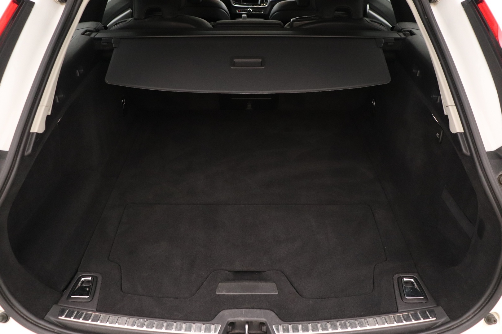 VOLVO V90 2021