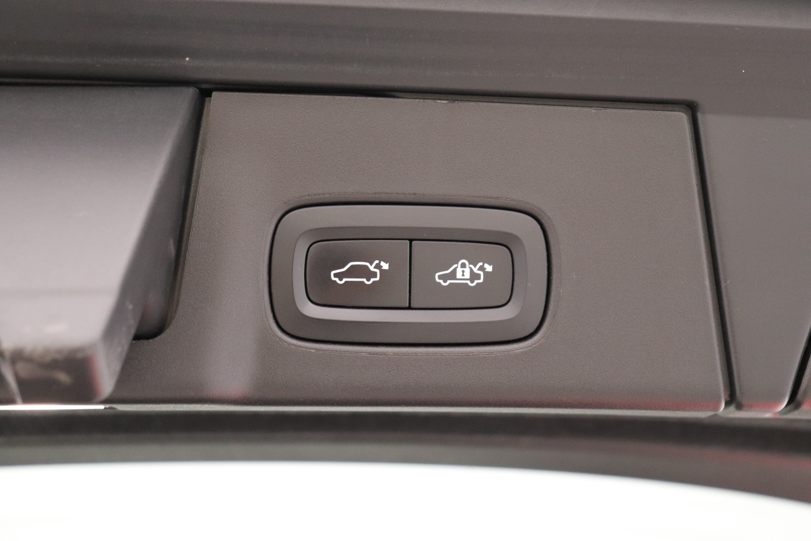 VOLVO V90 2021