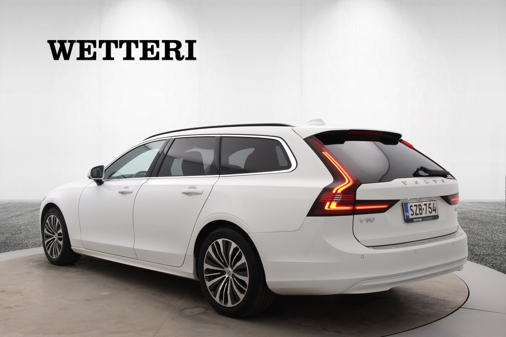 VOLVO V90 2021