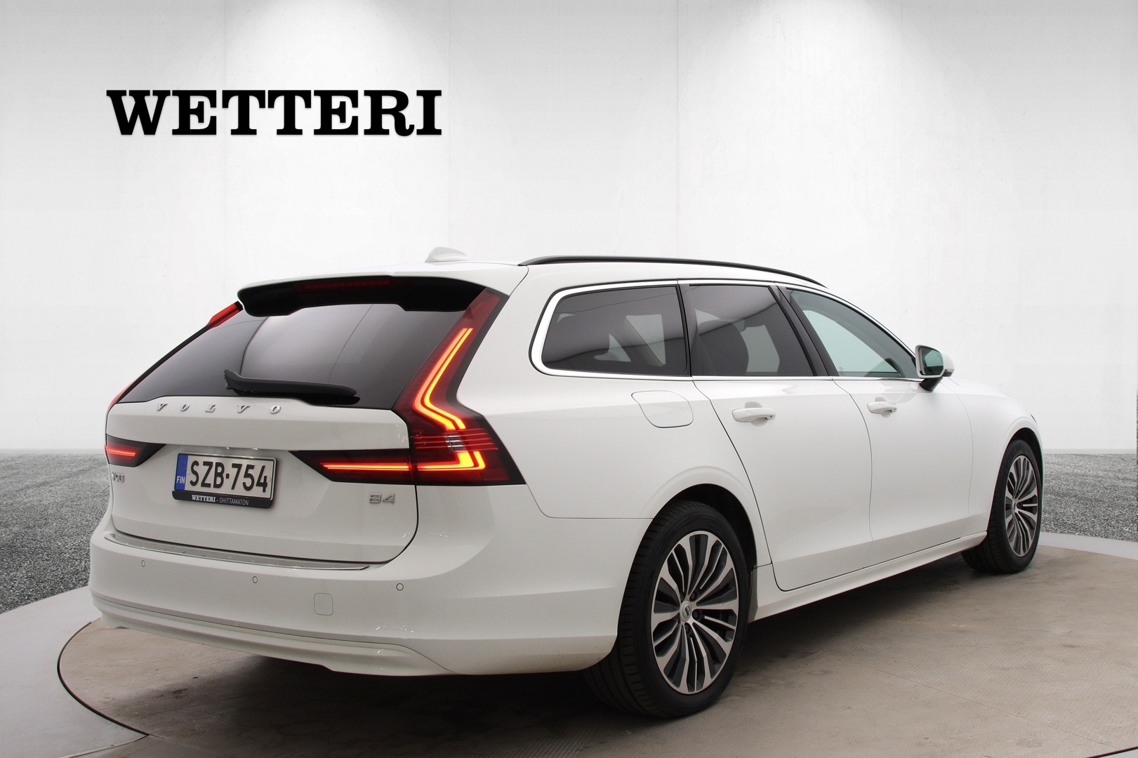 VOLVO V90 2021