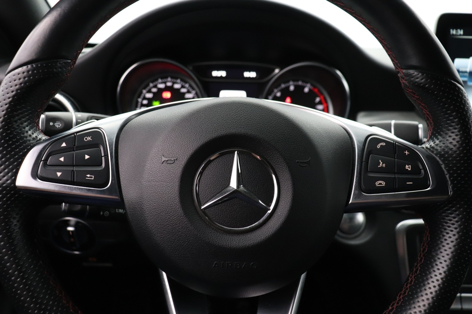 MERCEDES-BENZ CLA 2018