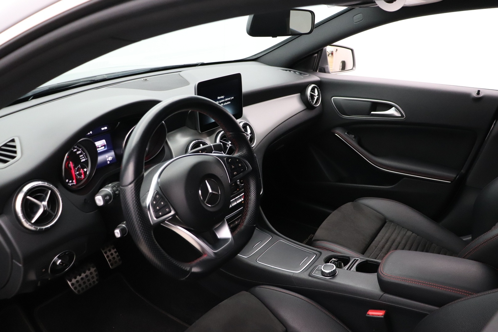 MERCEDES-BENZ CLA 2018