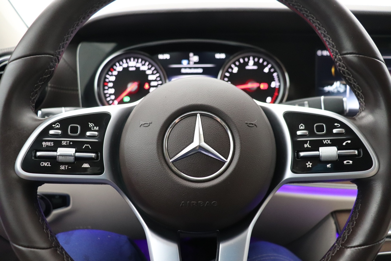 MERCEDES-BENZ E 2018