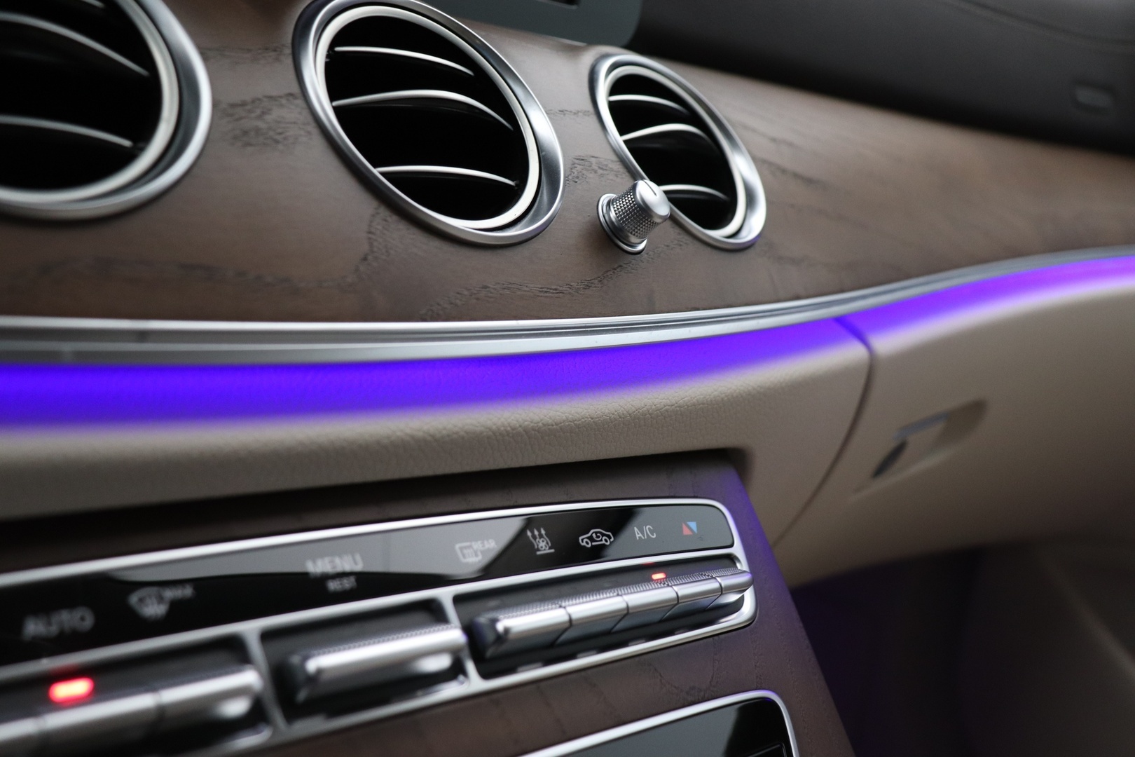 MERCEDES-BENZ E 2018